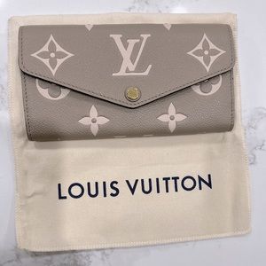 Louis Vuitton Sarah Wallet